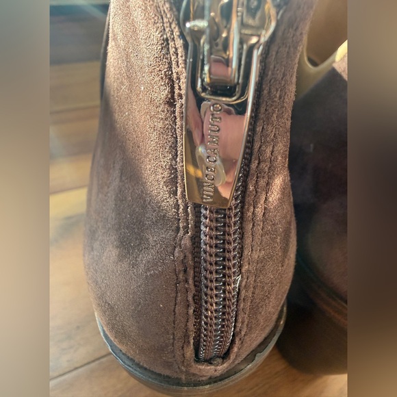 Vince Camuto Gigietta Brown Suede Western Ankle Booties NWOT Size 8 - Picture 7 of 10